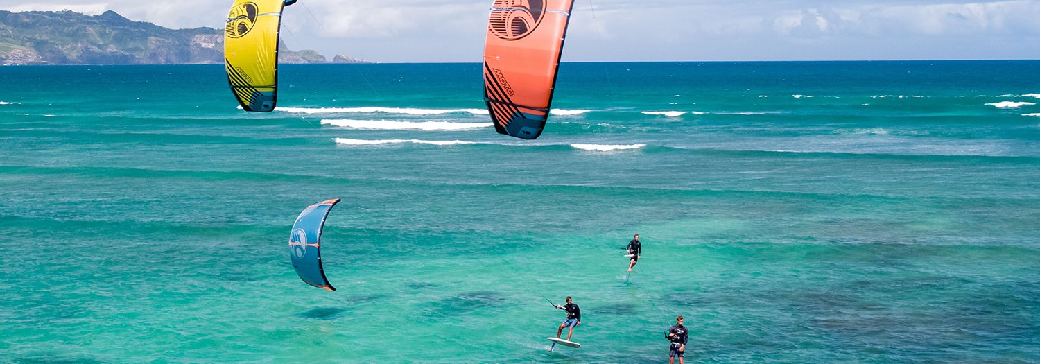 moto kite nafukovaci freeride foil ruzne barvy cabrinha windsurifng karlin